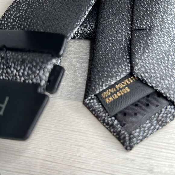 Bundle of 2 men’s ties new with tags - Picture 3 of 10